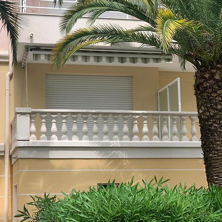 Apartamento Le Tropical Fréjus Exterior foto