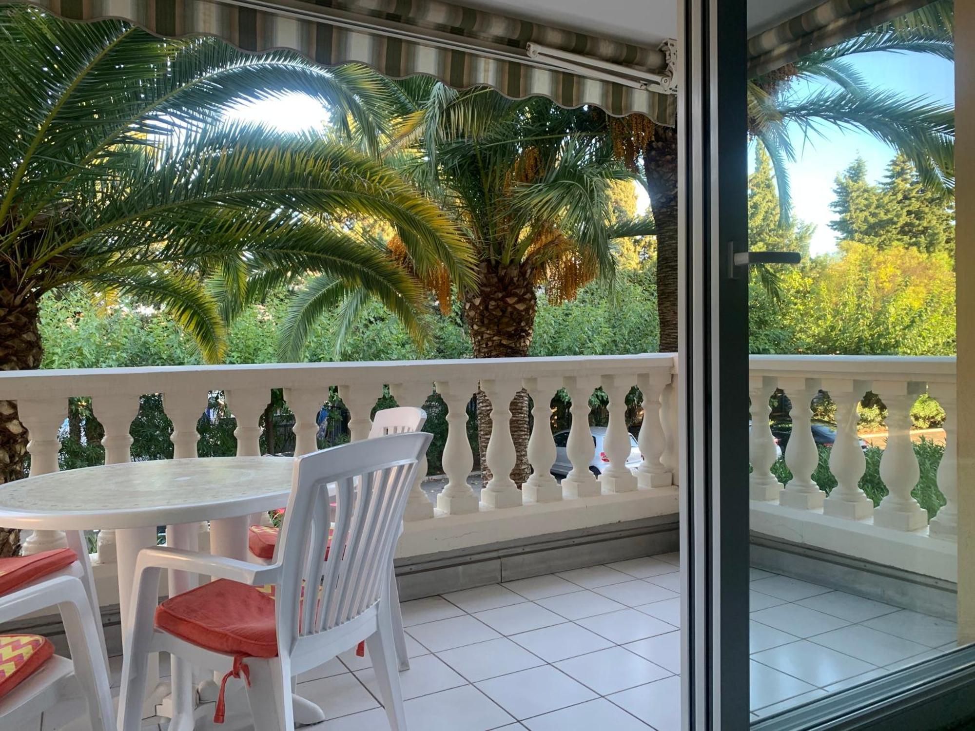 Apartamento Le Tropical Fréjus Exterior foto