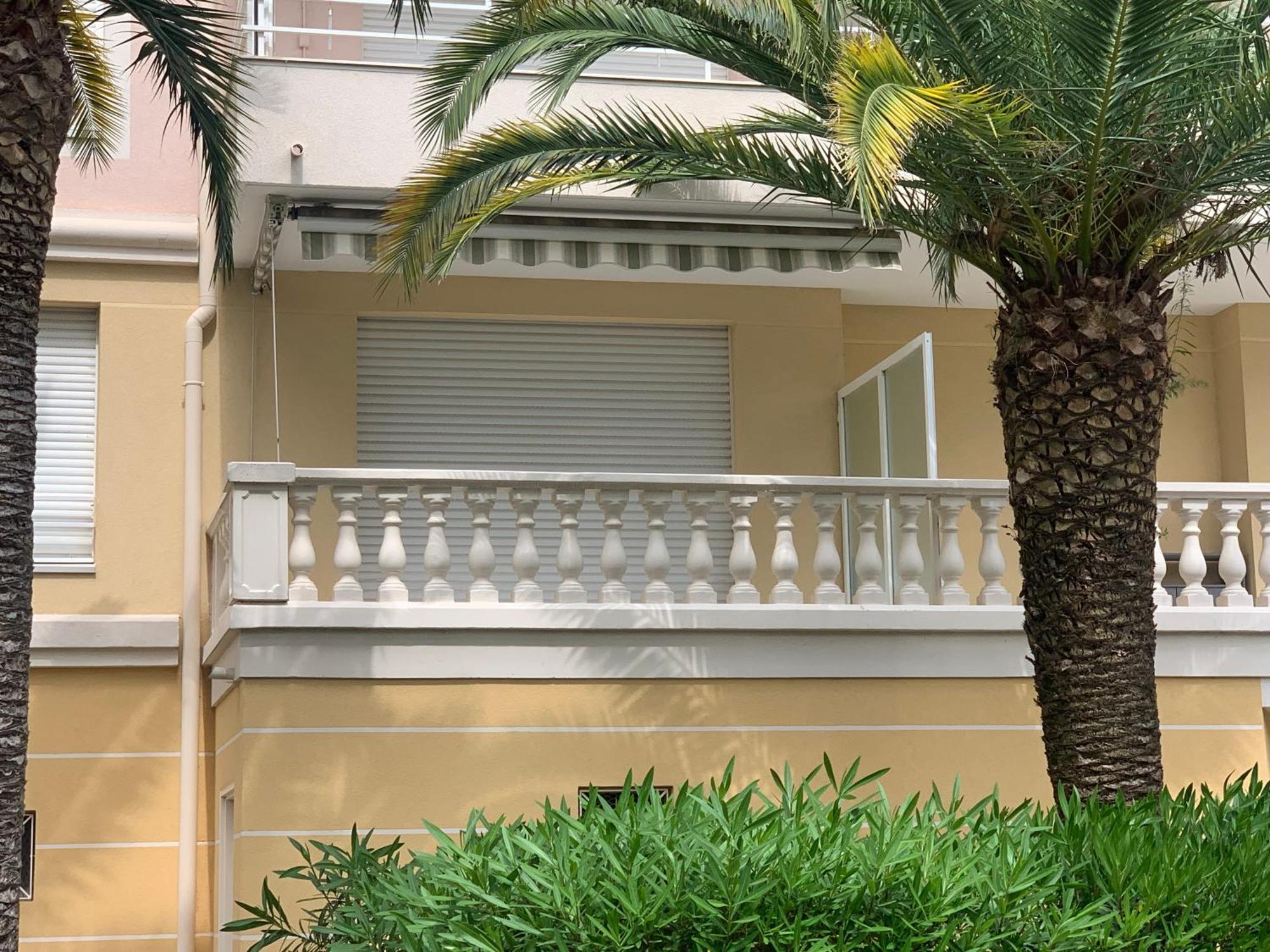 Apartamento Le Tropical Fréjus Exterior foto